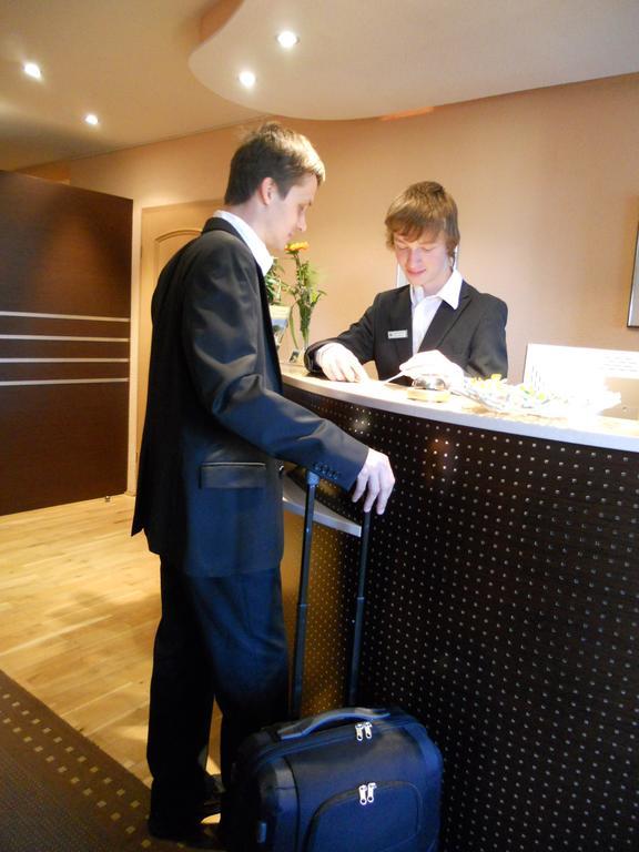 Hotel Restaurant Zwergschloesschen 게라 외부 사진