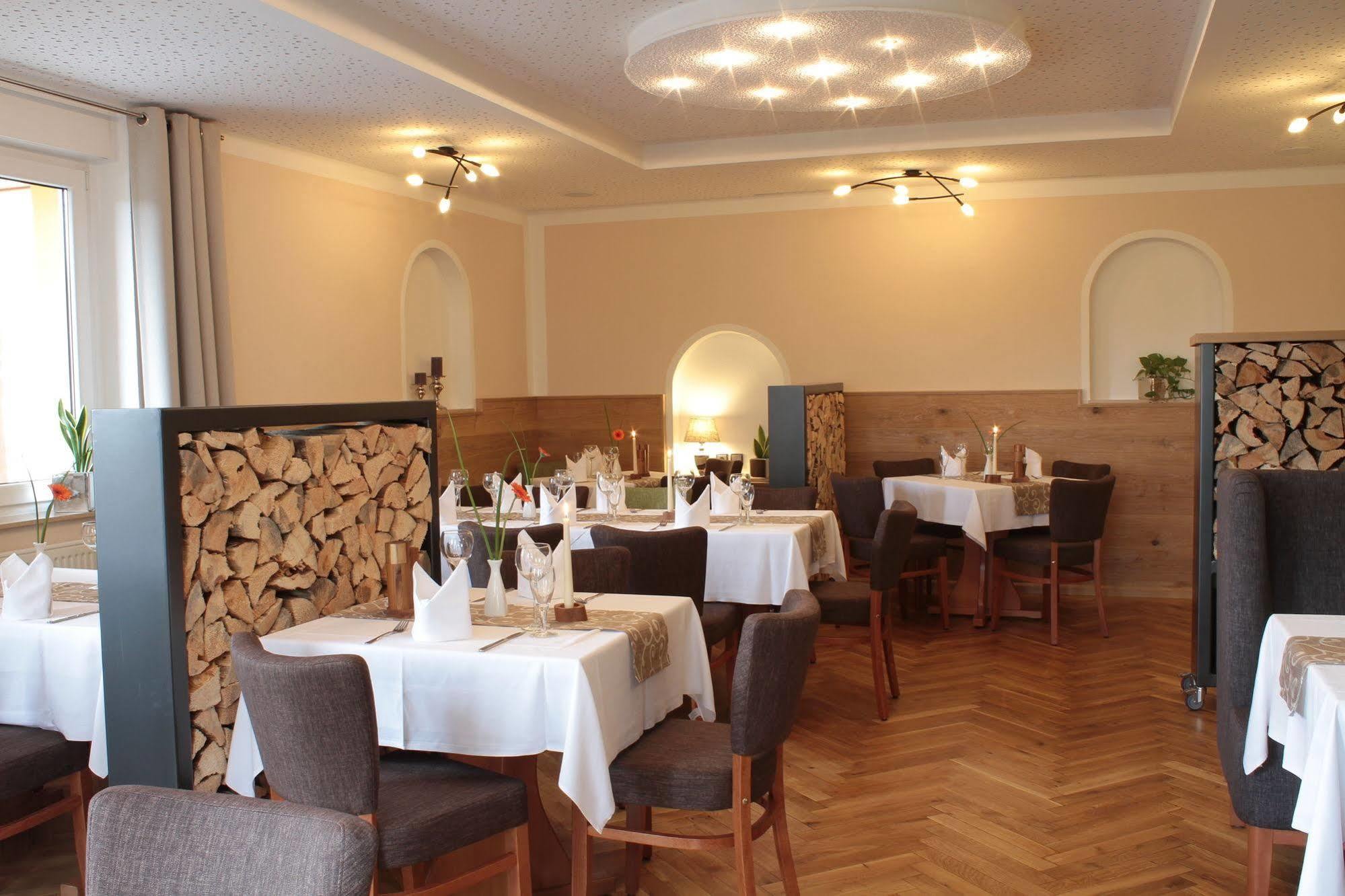 Hotel Restaurant Zwergschloesschen 게라 외부 사진